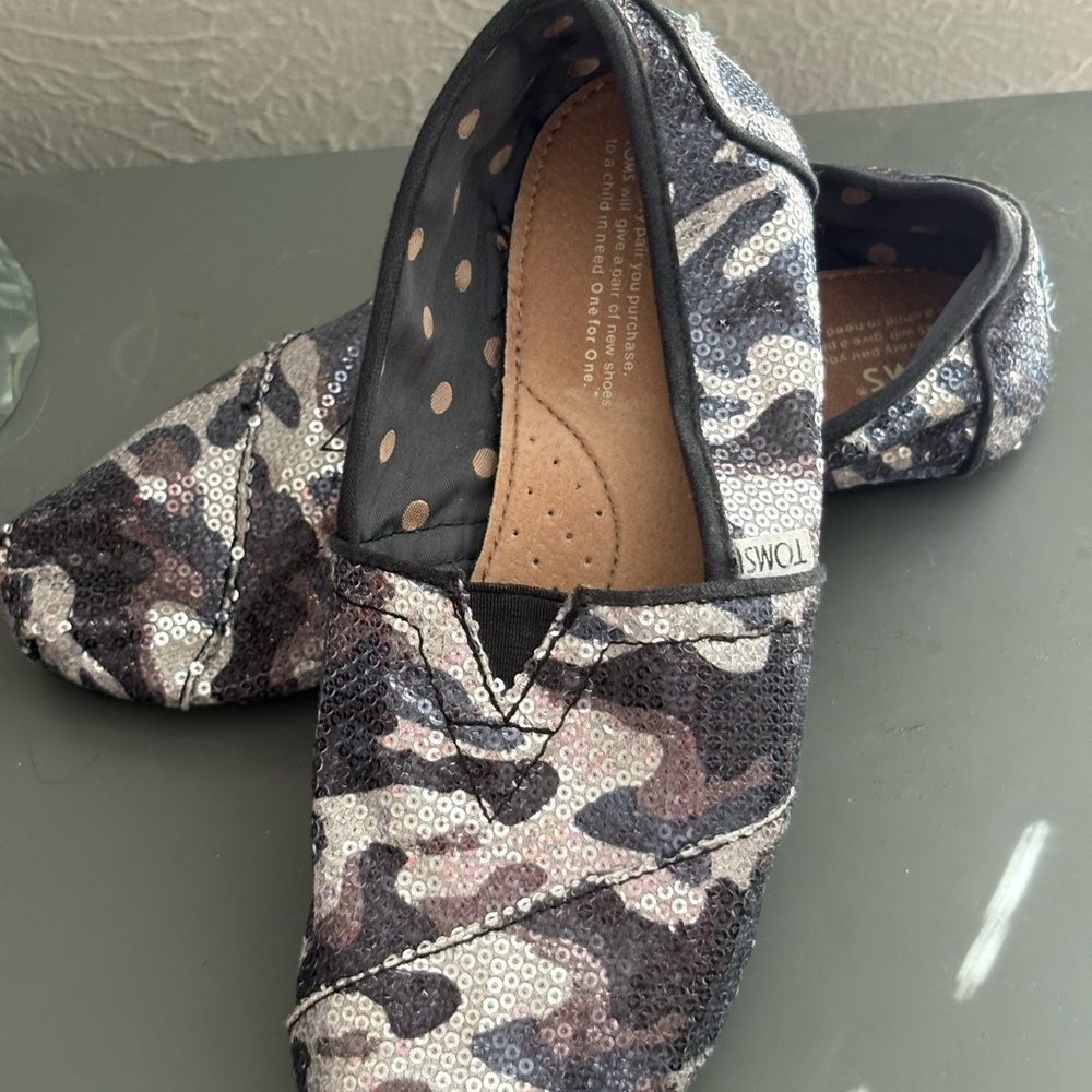 Toms Sequin Camouflage Slip-On Shoes with Polka Dot Lining Size 8